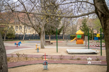 A Szivárvány Óvodában fejeződik be a tavaly indult udvarfelújítási program